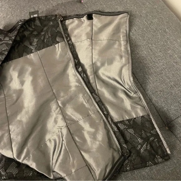 New Club Monaco Black Lace Strapless Bustier Top Size 0 - Picture 4 of 9